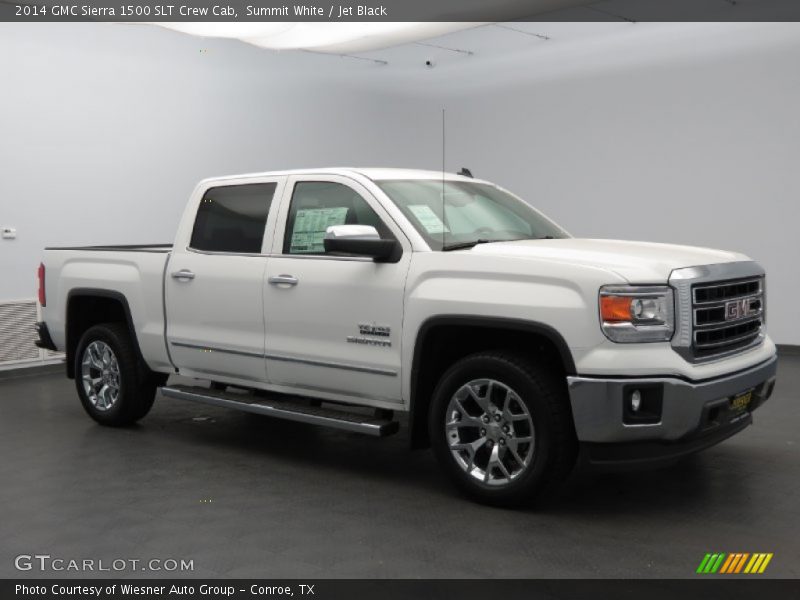 Front 3/4 View of 2014 Sierra 1500 SLT Crew Cab