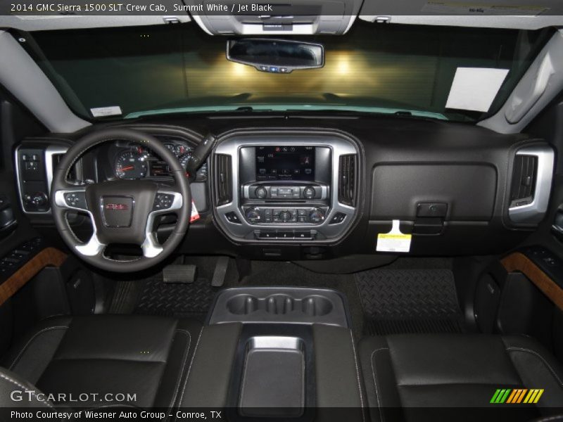 Dashboard of 2014 Sierra 1500 SLT Crew Cab