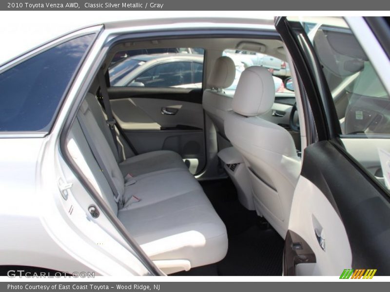 Classic Silver Metallic / Gray 2010 Toyota Venza AWD