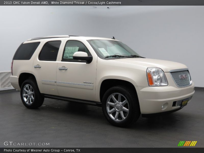 White Diamond Tricoat / Cocoa/Light Cashmere 2013 GMC Yukon Denali AWD