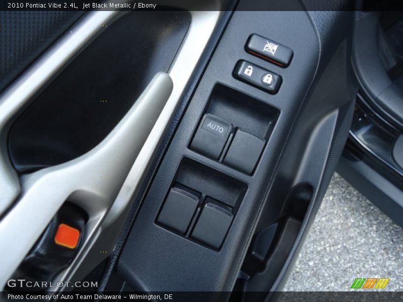 Jet Black Metallic / Ebony 2010 Pontiac Vibe 2.4L