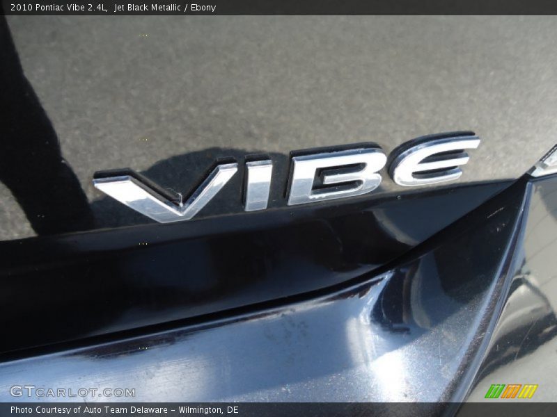 Jet Black Metallic / Ebony 2010 Pontiac Vibe 2.4L
