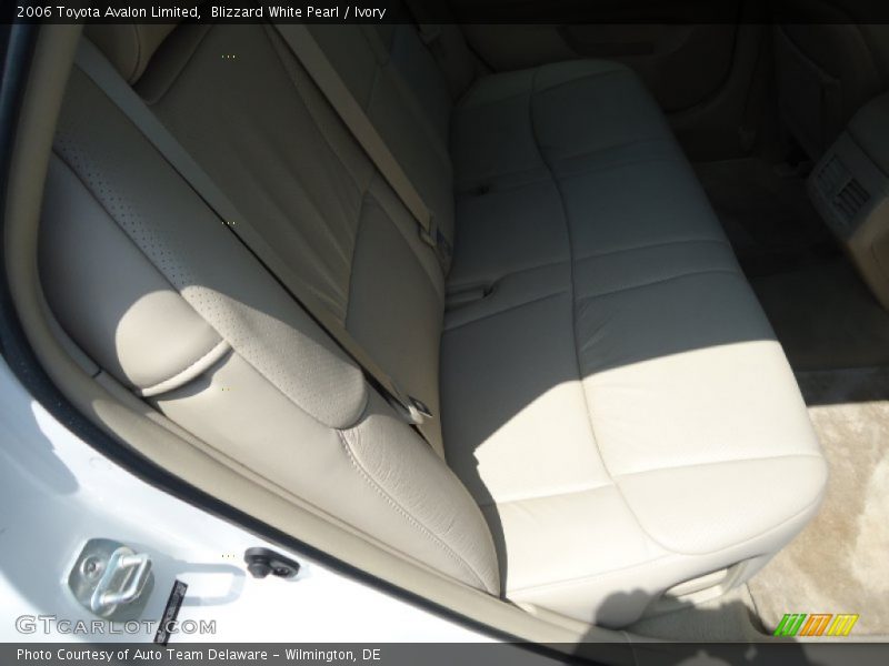 Blizzard White Pearl / Ivory 2006 Toyota Avalon Limited