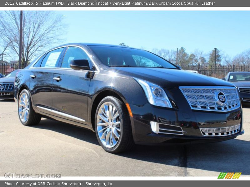 Front 3/4 View of 2013 XTS Platinum FWD