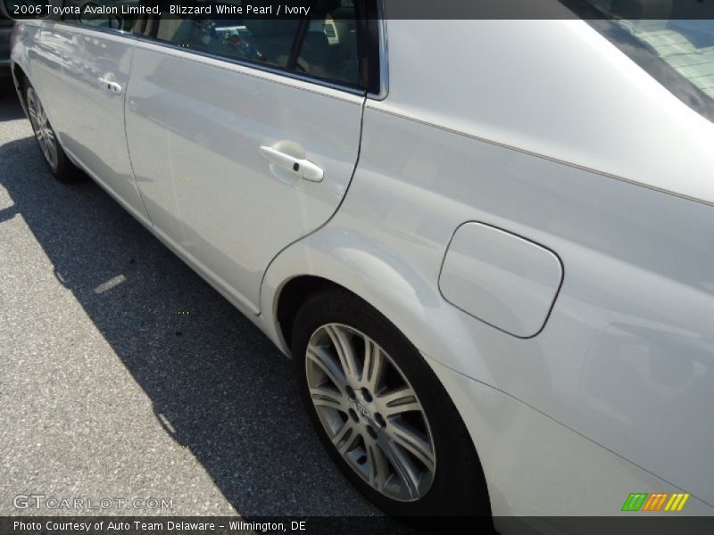 Blizzard White Pearl / Ivory 2006 Toyota Avalon Limited