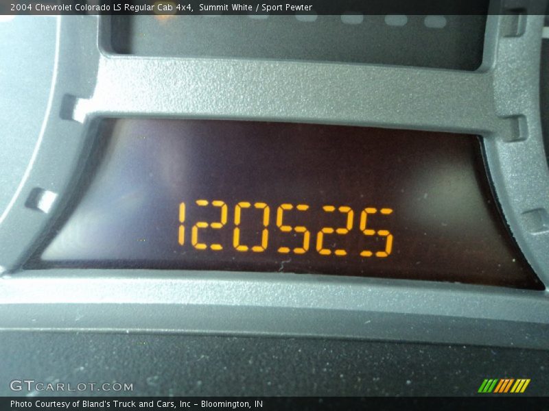 Summit White / Sport Pewter 2004 Chevrolet Colorado LS Regular Cab 4x4