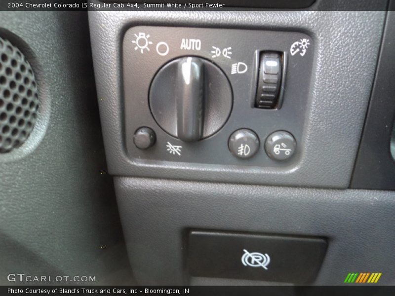 Controls of 2004 Colorado LS Regular Cab 4x4