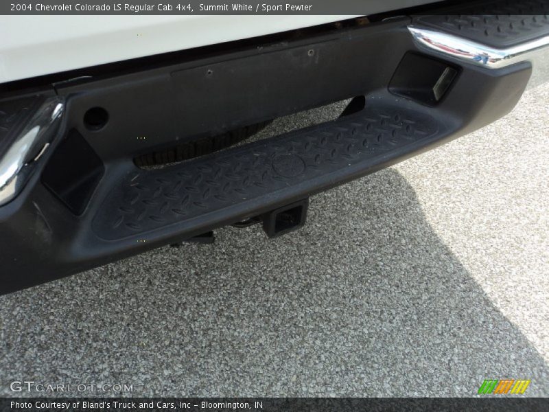 Summit White / Sport Pewter 2004 Chevrolet Colorado LS Regular Cab 4x4