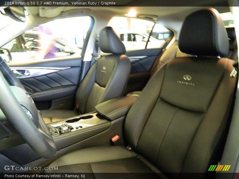 Front Seat of 2014 Q 50 3.7 AWD Premium