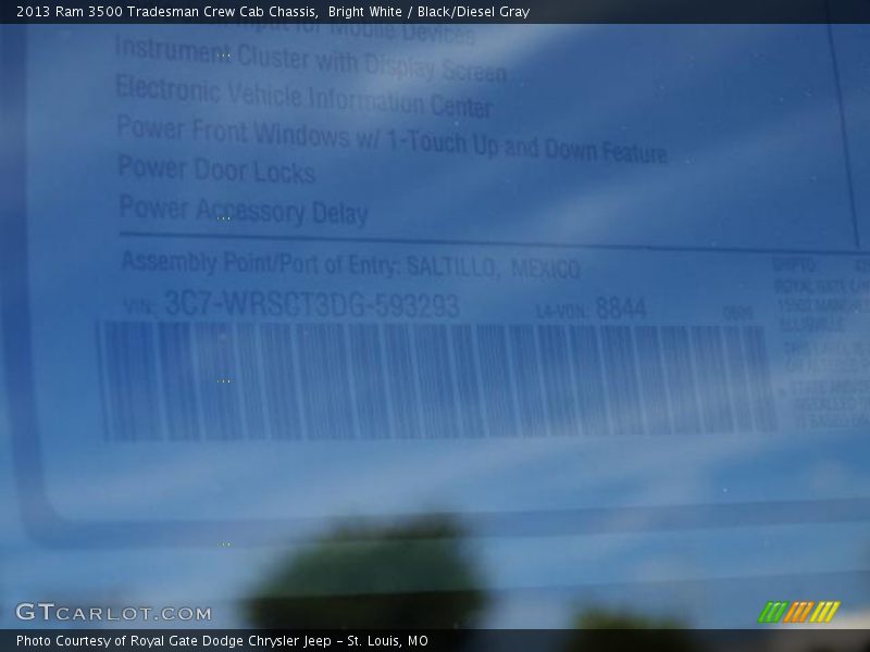 Bright White / Black/Diesel Gray 2013 Ram 3500 Tradesman Crew Cab Chassis