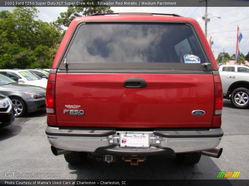 Toreador Red Metallic / Medium Parchment 2001 Ford F250 Super Duty XLT Super Crew 4x4
