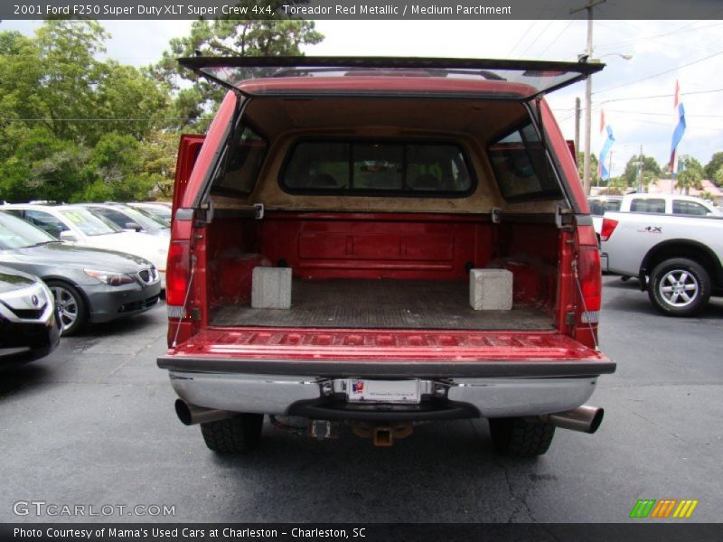 Toreador Red Metallic / Medium Parchment 2001 Ford F250 Super Duty XLT Super Crew 4x4