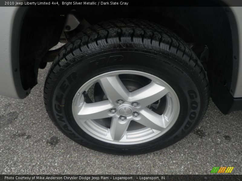 Bright Silver Metallic / Dark Slate Gray 2010 Jeep Liberty Limited 4x4