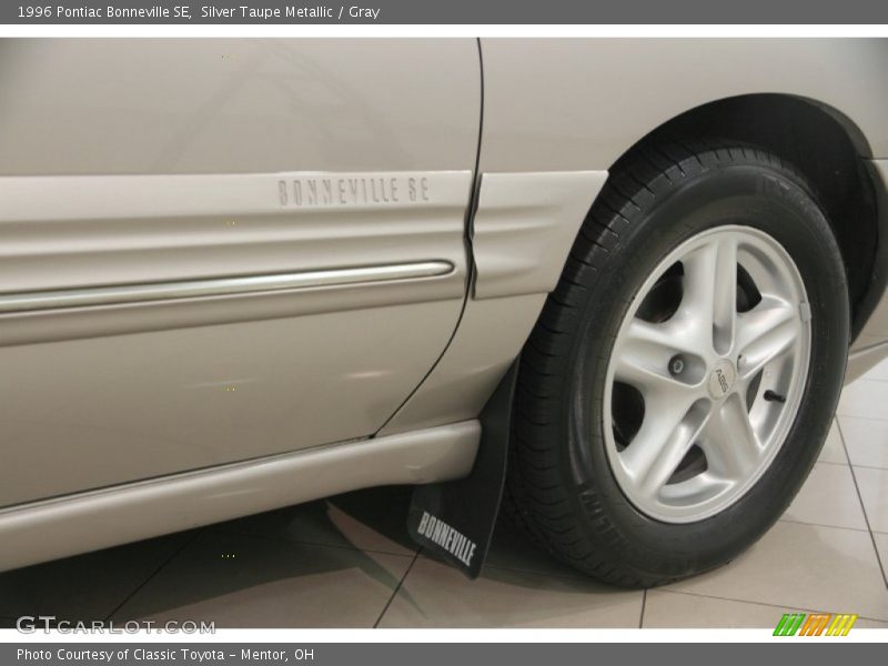 Silver Taupe Metallic / Gray 1996 Pontiac Bonneville SE