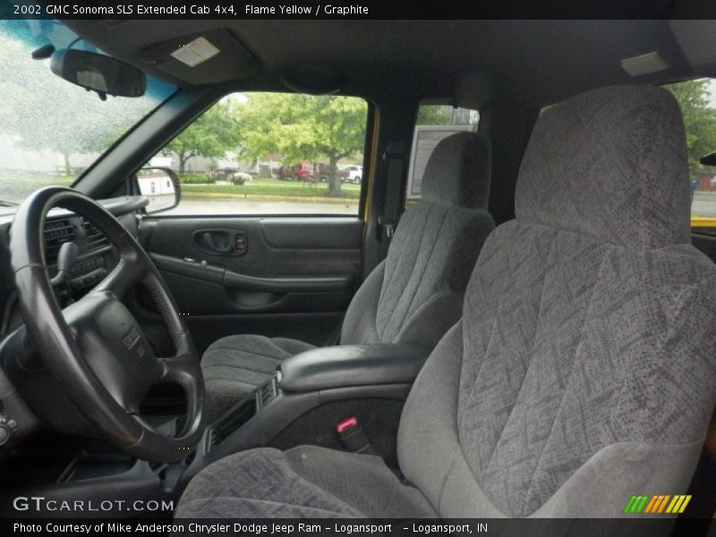  2002 Sonoma SLS Extended Cab 4x4 Graphite Interior