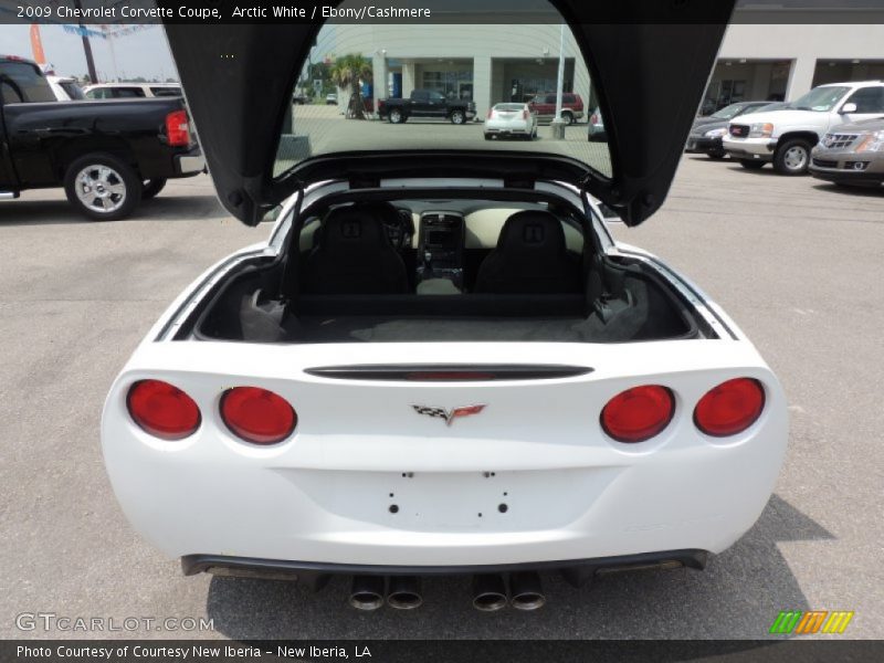 Arctic White / Ebony/Cashmere 2009 Chevrolet Corvette Coupe