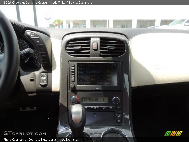 Arctic White / Ebony/Cashmere 2009 Chevrolet Corvette Coupe