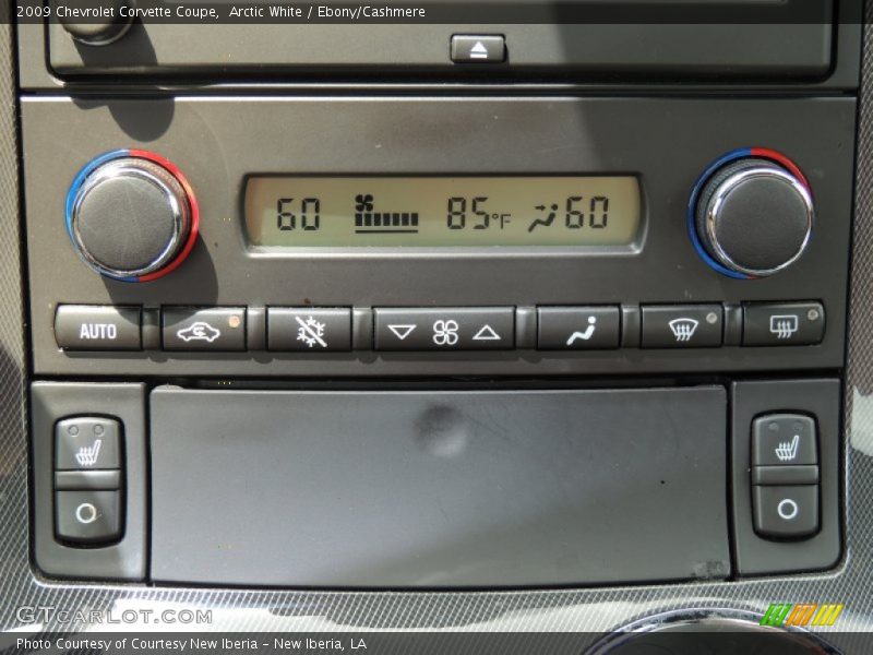 Arctic White / Ebony/Cashmere 2009 Chevrolet Corvette Coupe