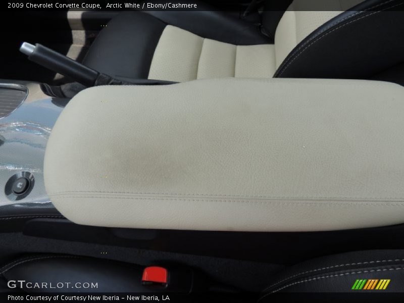 Arctic White / Ebony/Cashmere 2009 Chevrolet Corvette Coupe