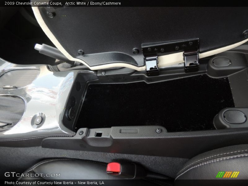Arctic White / Ebony/Cashmere 2009 Chevrolet Corvette Coupe