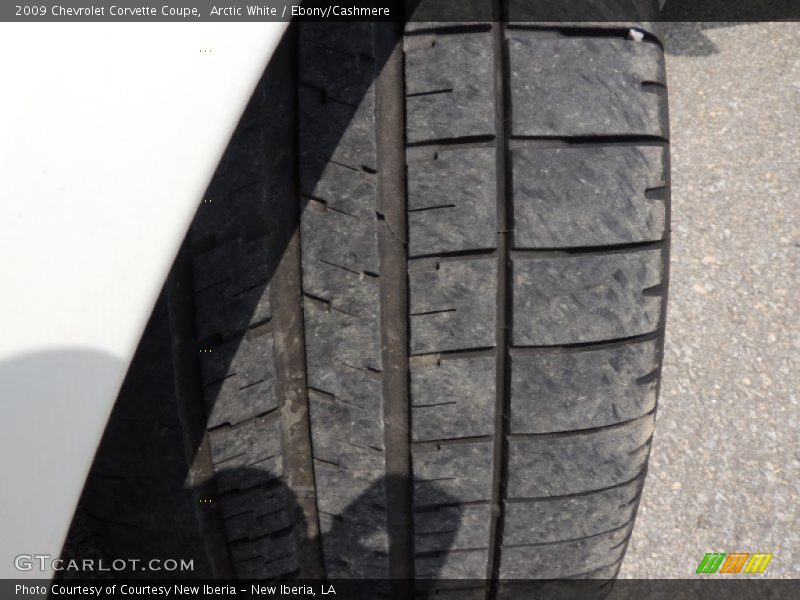 Arctic White / Ebony/Cashmere 2009 Chevrolet Corvette Coupe