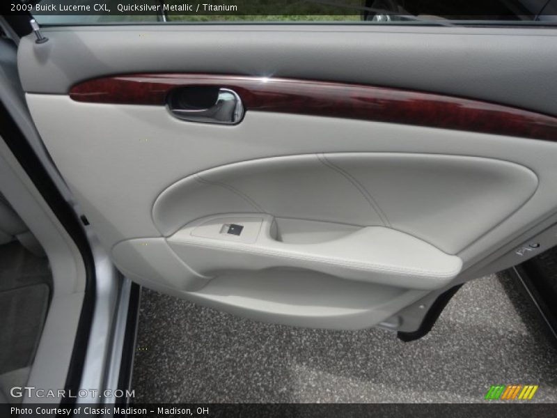 Quicksilver Metallic / Titanium 2009 Buick Lucerne CXL