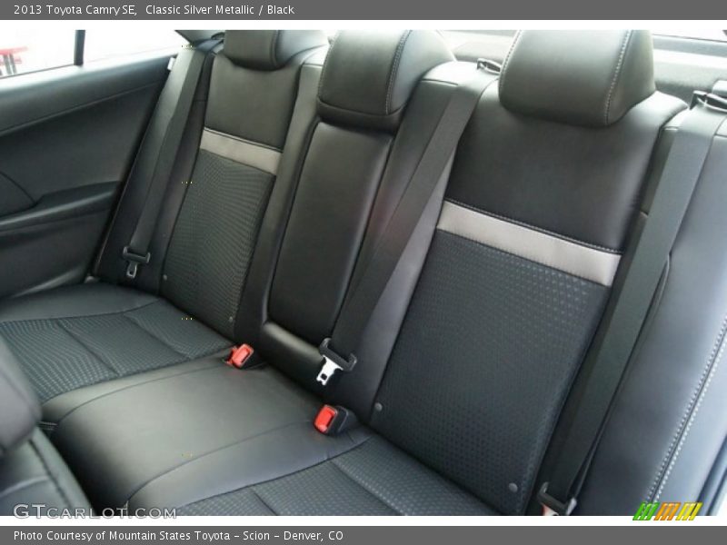 Classic Silver Metallic / Black 2013 Toyota Camry SE