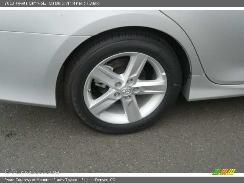 Classic Silver Metallic / Black 2013 Toyota Camry SE