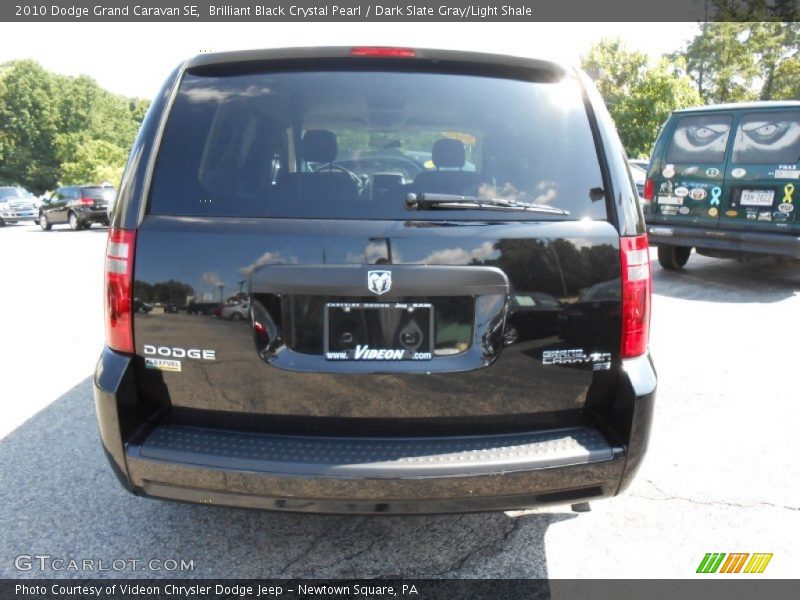Brilliant Black Crystal Pearl / Dark Slate Gray/Light Shale 2010 Dodge Grand Caravan SE
