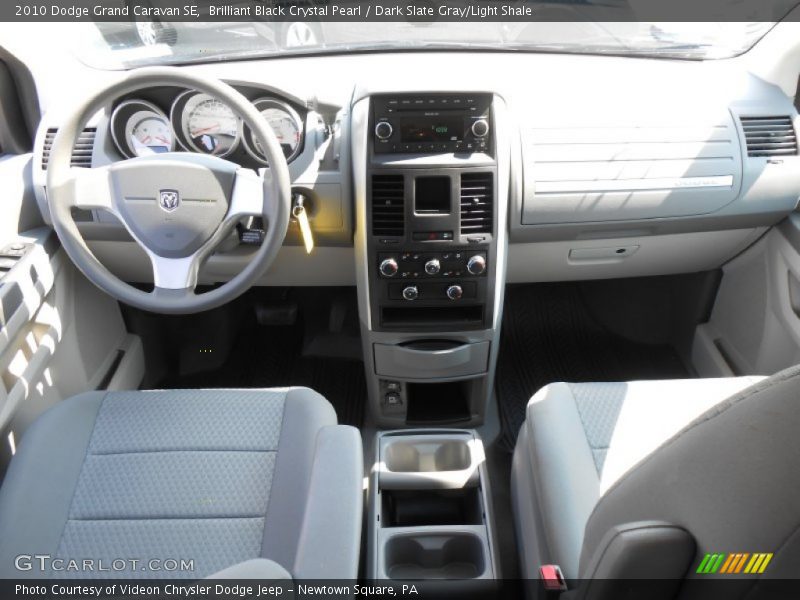 Brilliant Black Crystal Pearl / Dark Slate Gray/Light Shale 2010 Dodge Grand Caravan SE
