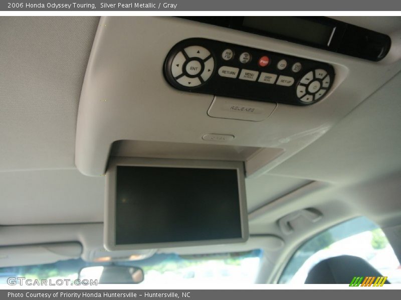 Silver Pearl Metallic / Gray 2006 Honda Odyssey Touring