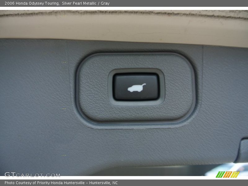 Silver Pearl Metallic / Gray 2006 Honda Odyssey Touring