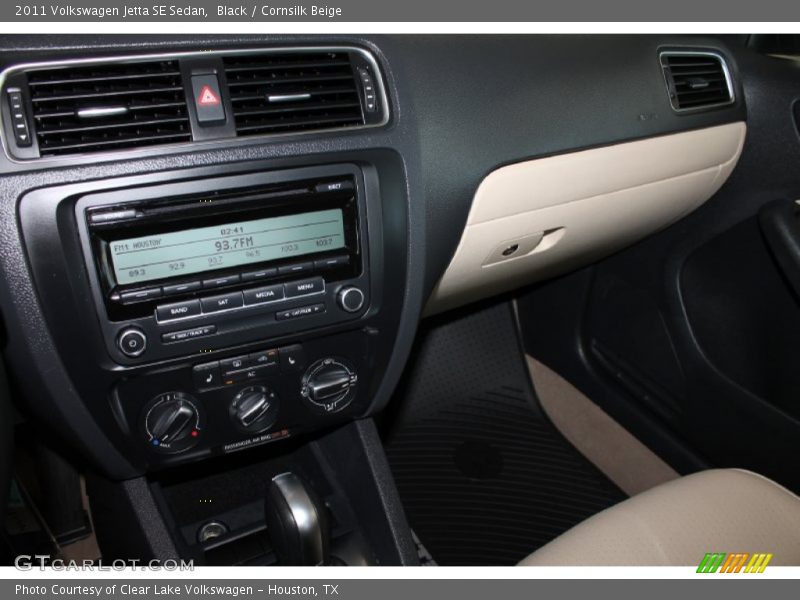 Black / Cornsilk Beige 2011 Volkswagen Jetta SE Sedan