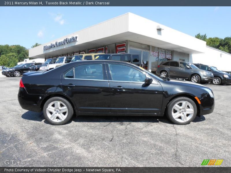 Tuxedo Black Metallic / Dark Charcoal 2011 Mercury Milan I4