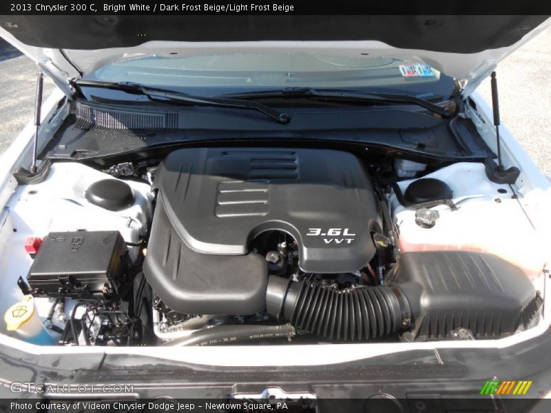 Bright White / Dark Frost Beige/Light Frost Beige 2013 Chrysler 300 C