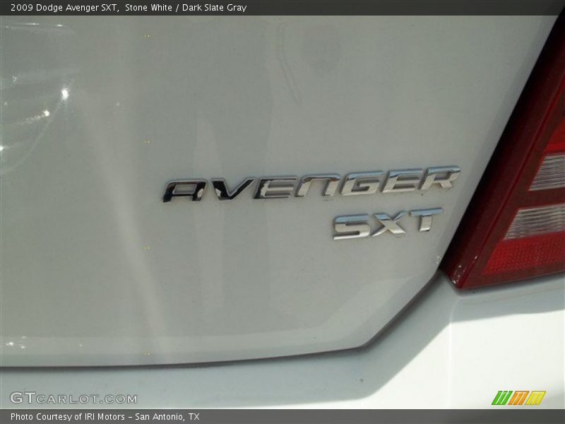 Stone White / Dark Slate Gray 2009 Dodge Avenger SXT
