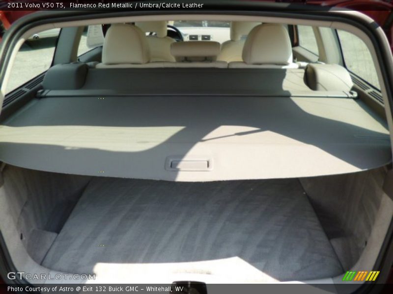 Flamenco Red Metallic / Umbra/Calcite Leather 2011 Volvo V50 T5