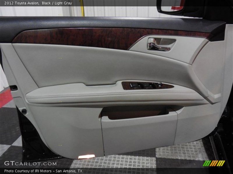 Black / Light Gray 2012 Toyota Avalon