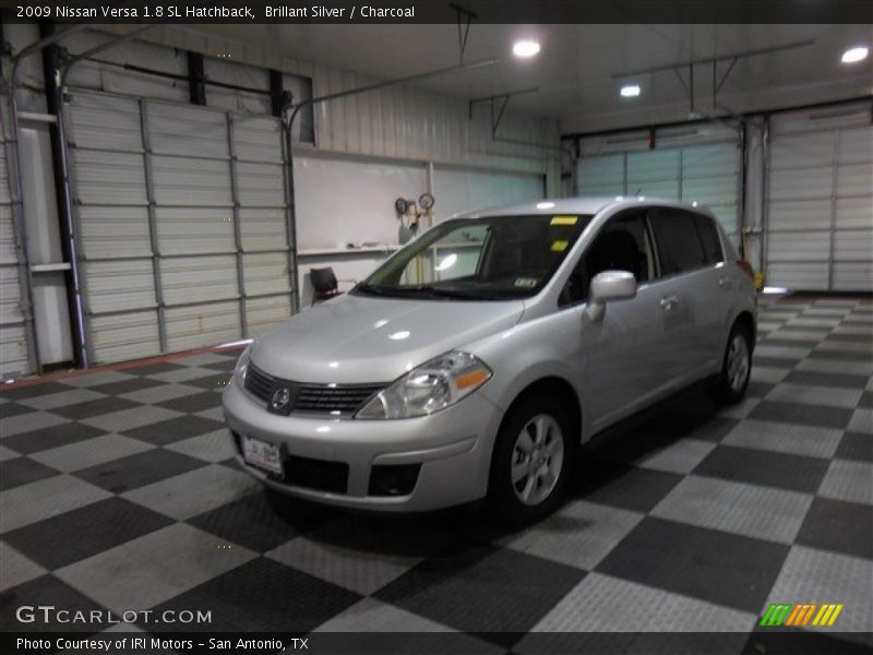 Brillant Silver / Charcoal 2009 Nissan Versa 1.8 SL Hatchback
