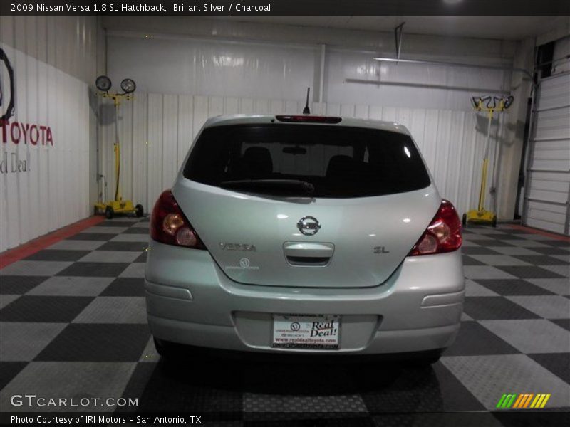 Brillant Silver / Charcoal 2009 Nissan Versa 1.8 SL Hatchback