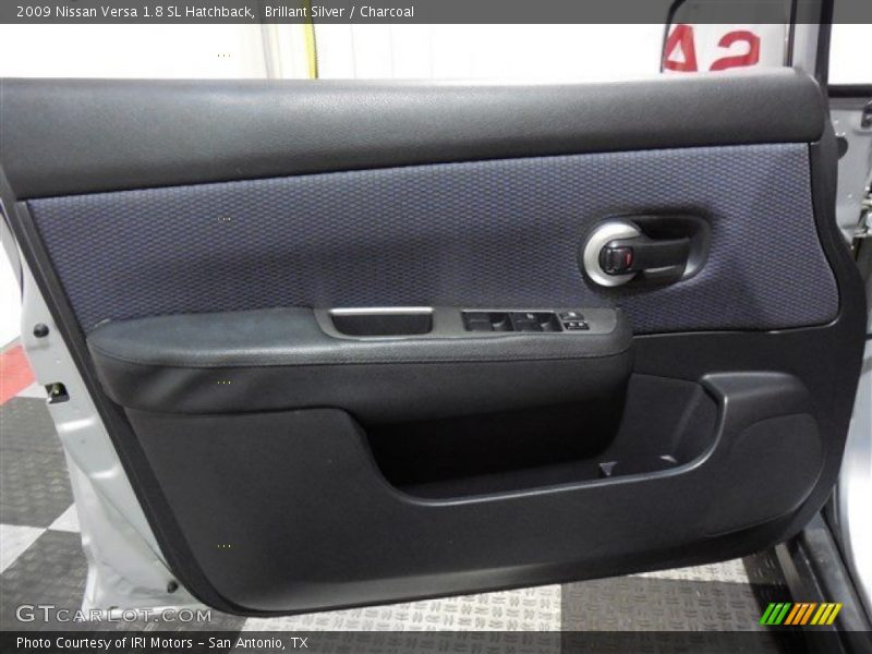Brillant Silver / Charcoal 2009 Nissan Versa 1.8 SL Hatchback