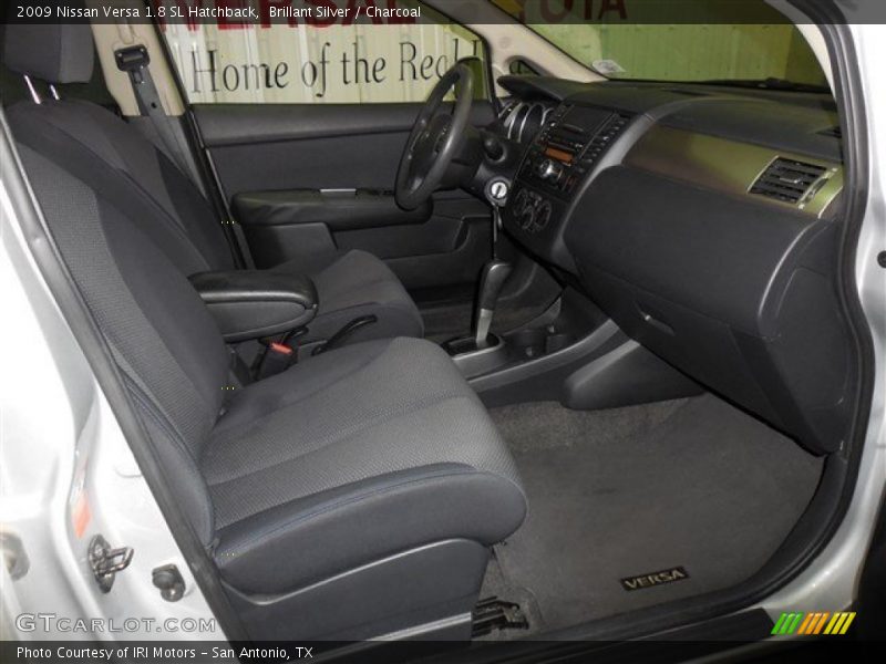 Brillant Silver / Charcoal 2009 Nissan Versa 1.8 SL Hatchback