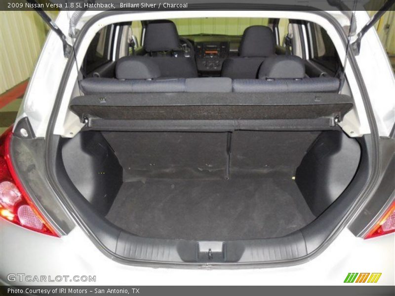 Brillant Silver / Charcoal 2009 Nissan Versa 1.8 SL Hatchback