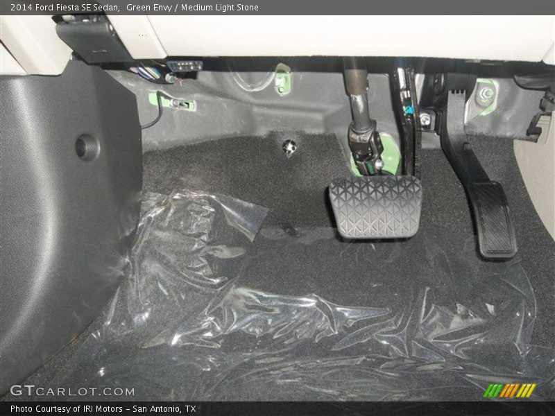 Green Envy / Medium Light Stone 2014 Ford Fiesta SE Sedan