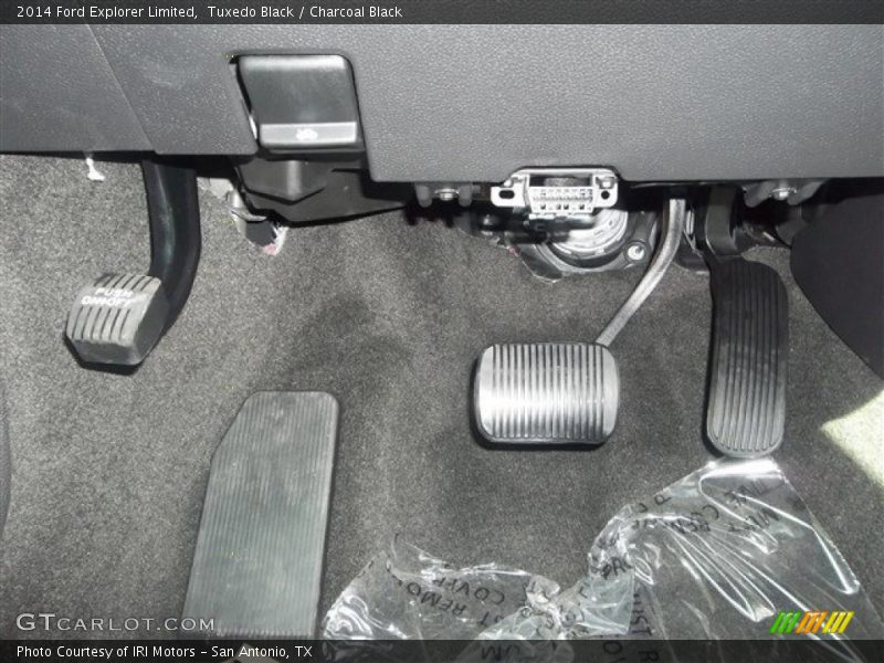 Tuxedo Black / Charcoal Black 2014 Ford Explorer Limited