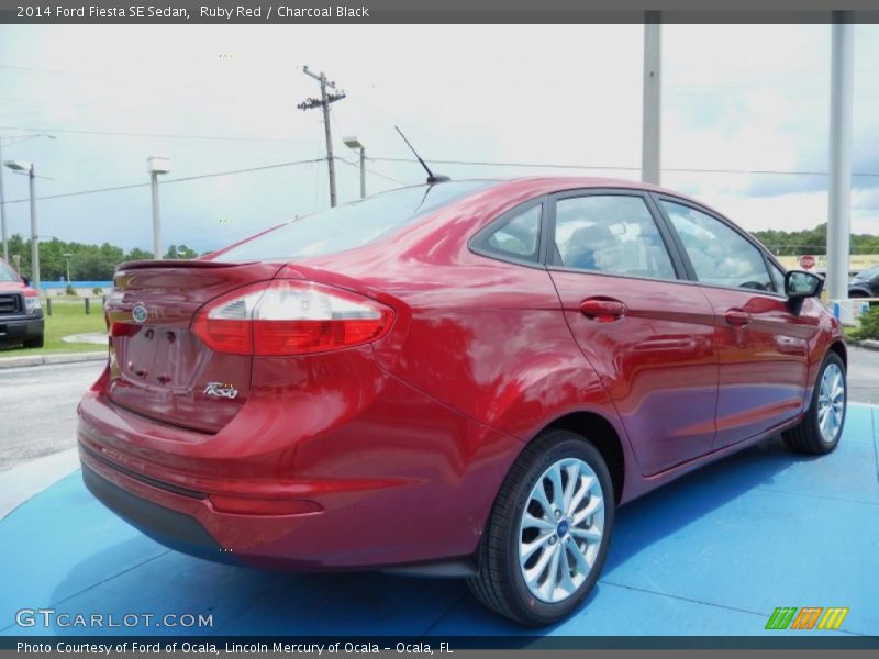  2014 Fiesta SE Sedan Ruby Red