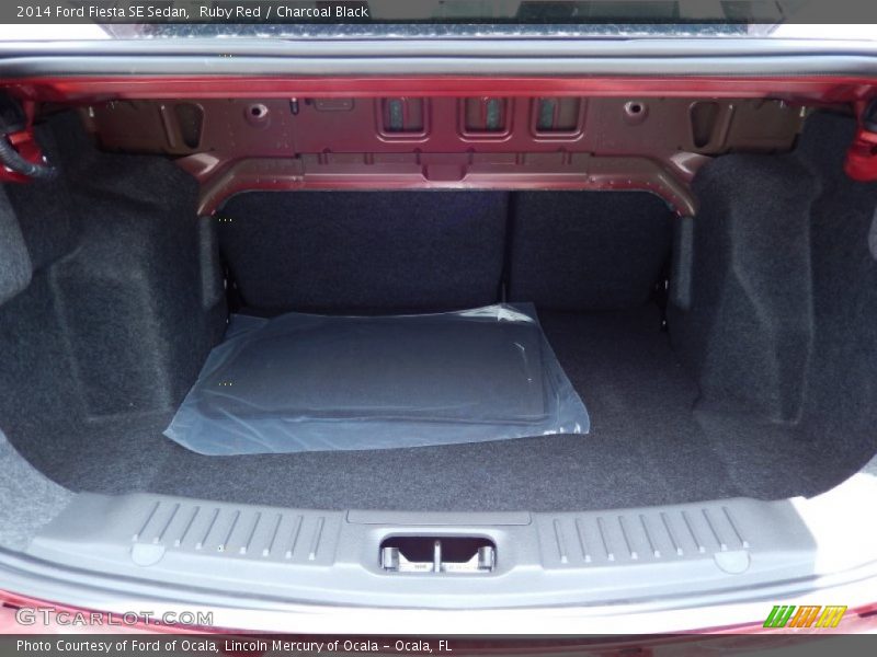  2014 Fiesta SE Sedan Trunk
