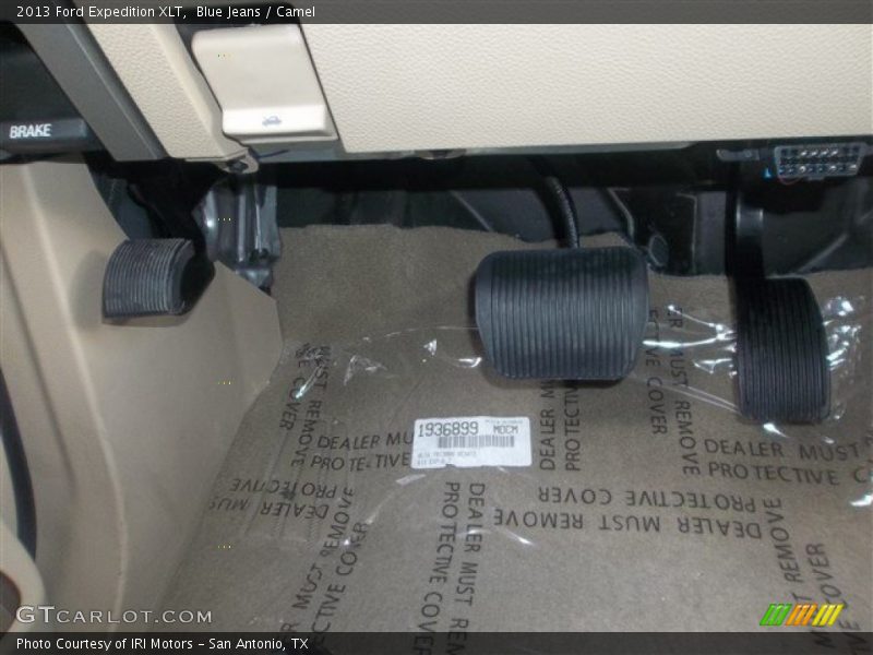 Blue Jeans / Camel 2013 Ford Expedition XLT