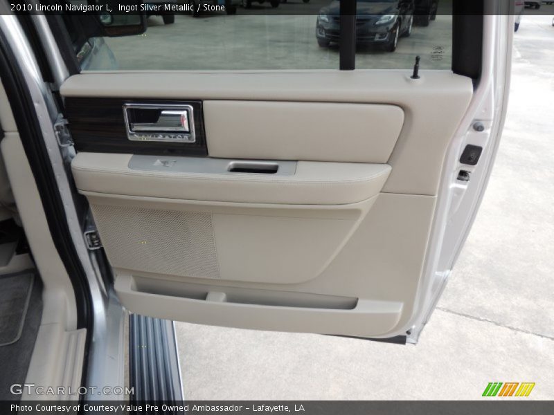 Door Panel of 2010 Navigator L