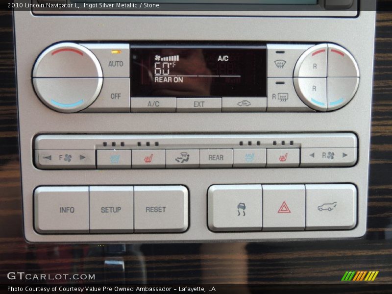 Controls of 2010 Navigator L